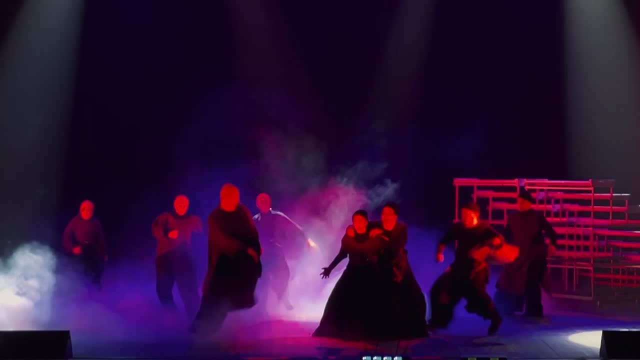 История Ромео и Джульетты остается вечной, потому что поднятые в пьесе вопросы волнуют нас и сегодня…