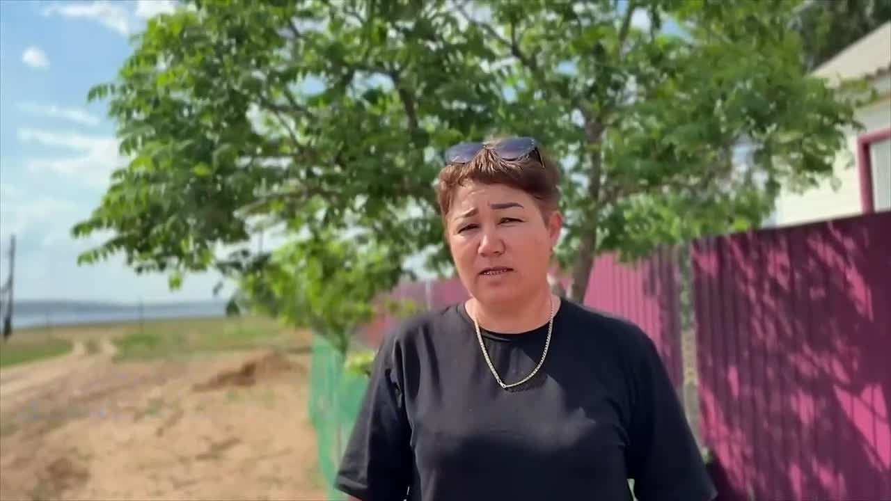 Конфликт в небольшом селе Солодушино Николаевского района получил широкий резонанс. Обычная детская ссора обернулась массовой стычкой взросл…