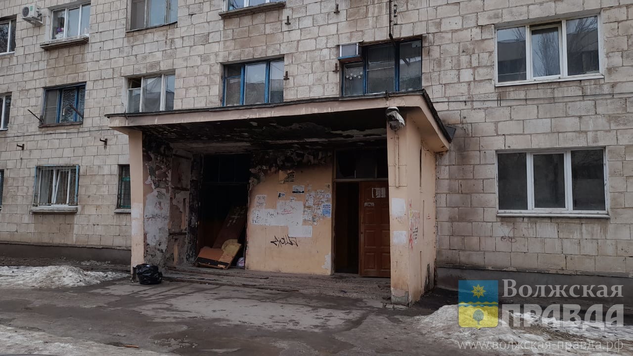 Волжане пишут о разрушающемся доме, электронапасти и эвакуации бесхозных машин