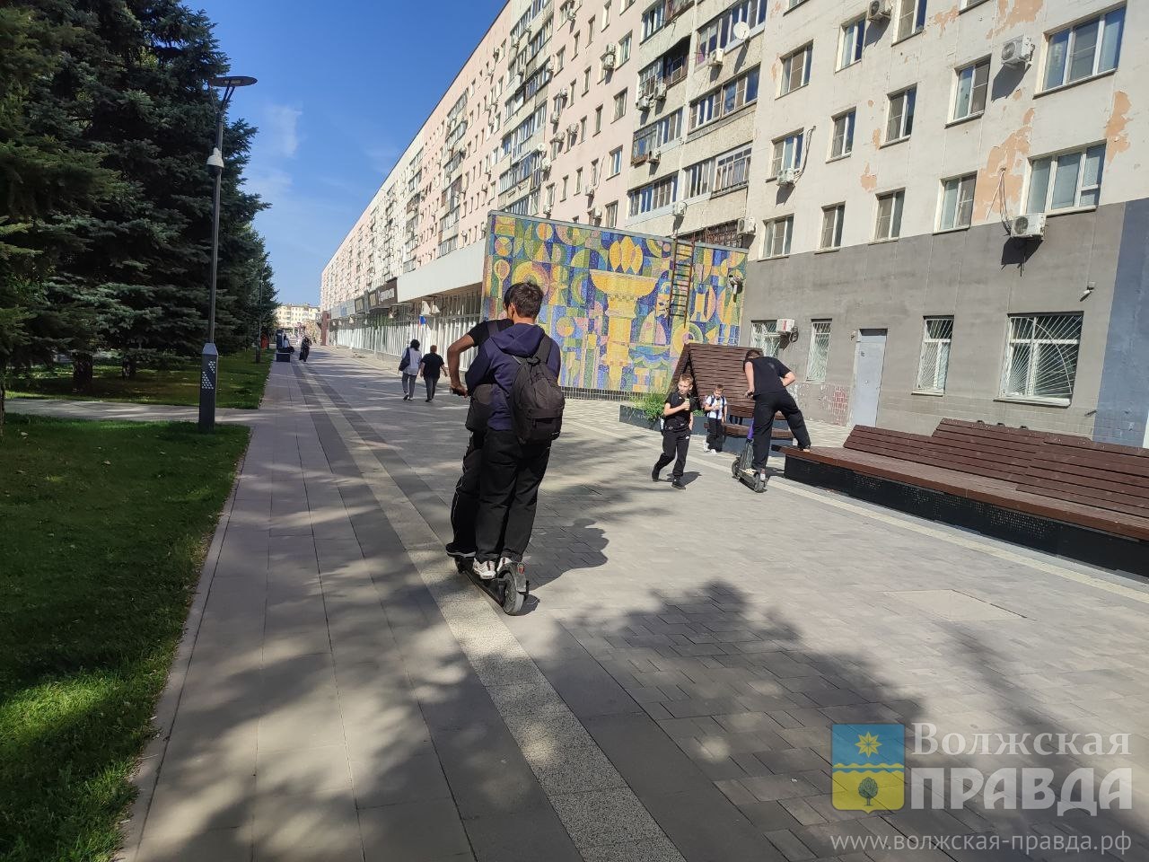 Власти Волжского предложили операторам кикшеринга снизать скорость электросамокатов