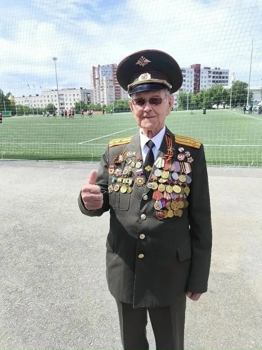 Ветеран Великой Отечественной войны и почетный житель Советского района Александр Васильевич Медков отмечает 100-летний юбилей! 👏🤩