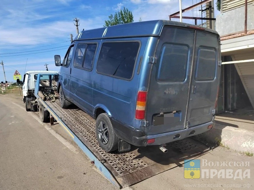 Без тормозов: в Волжском гражданин Узбекистана вёз полную «ГАЗель» рабочих-нелегалов