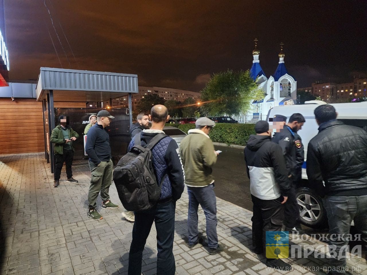 Волжане — участники добровольной народной дружины получили официальные удостоверения