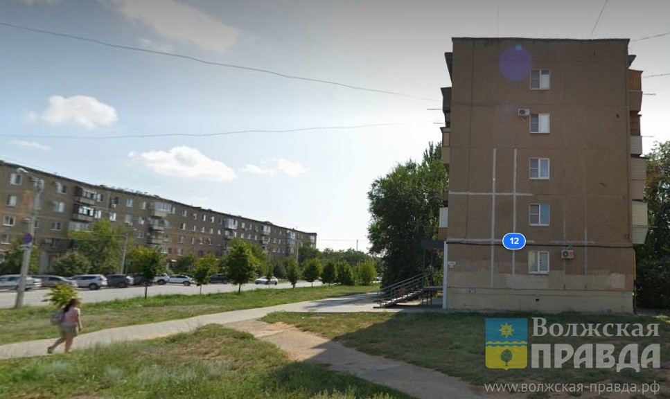 В Волжском ищут самокатчика, сбившего девушку в 11 микрорайоне