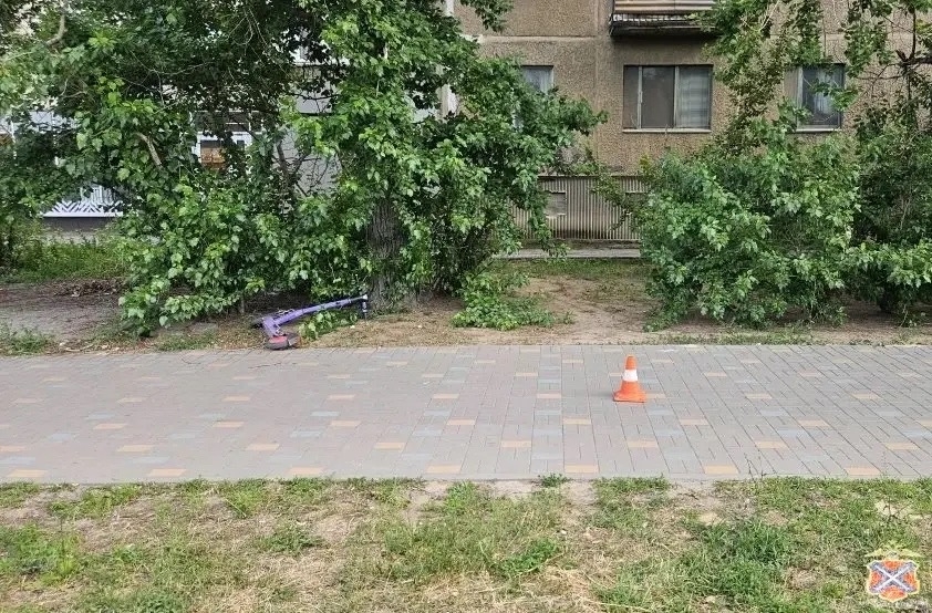 ❗️Неизвестный самокатчик, сбивший девушку на Мира, найден