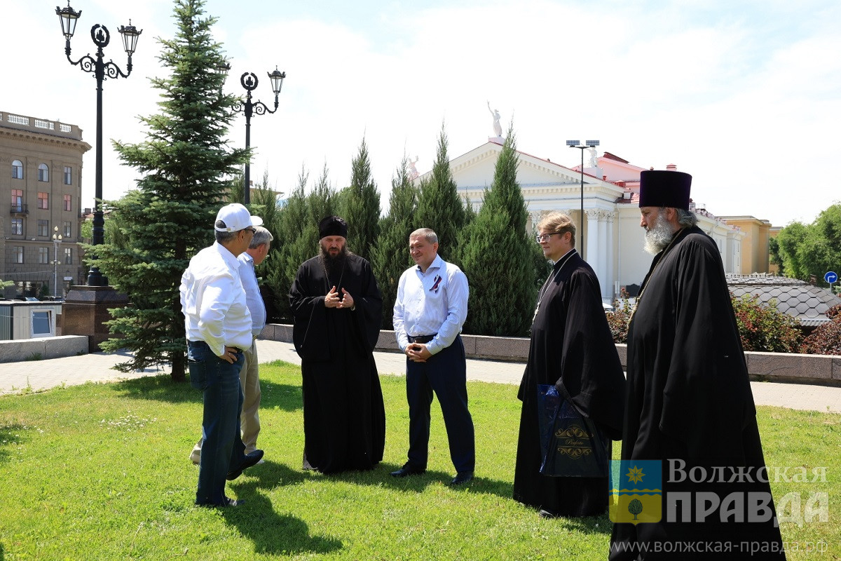 В центре Волгограда перенесут памятник