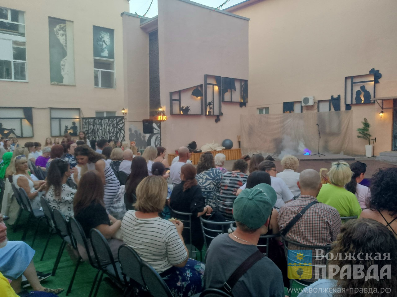 Рояль не в кустах: МАТ закрыл сезон музыкальной премьерой