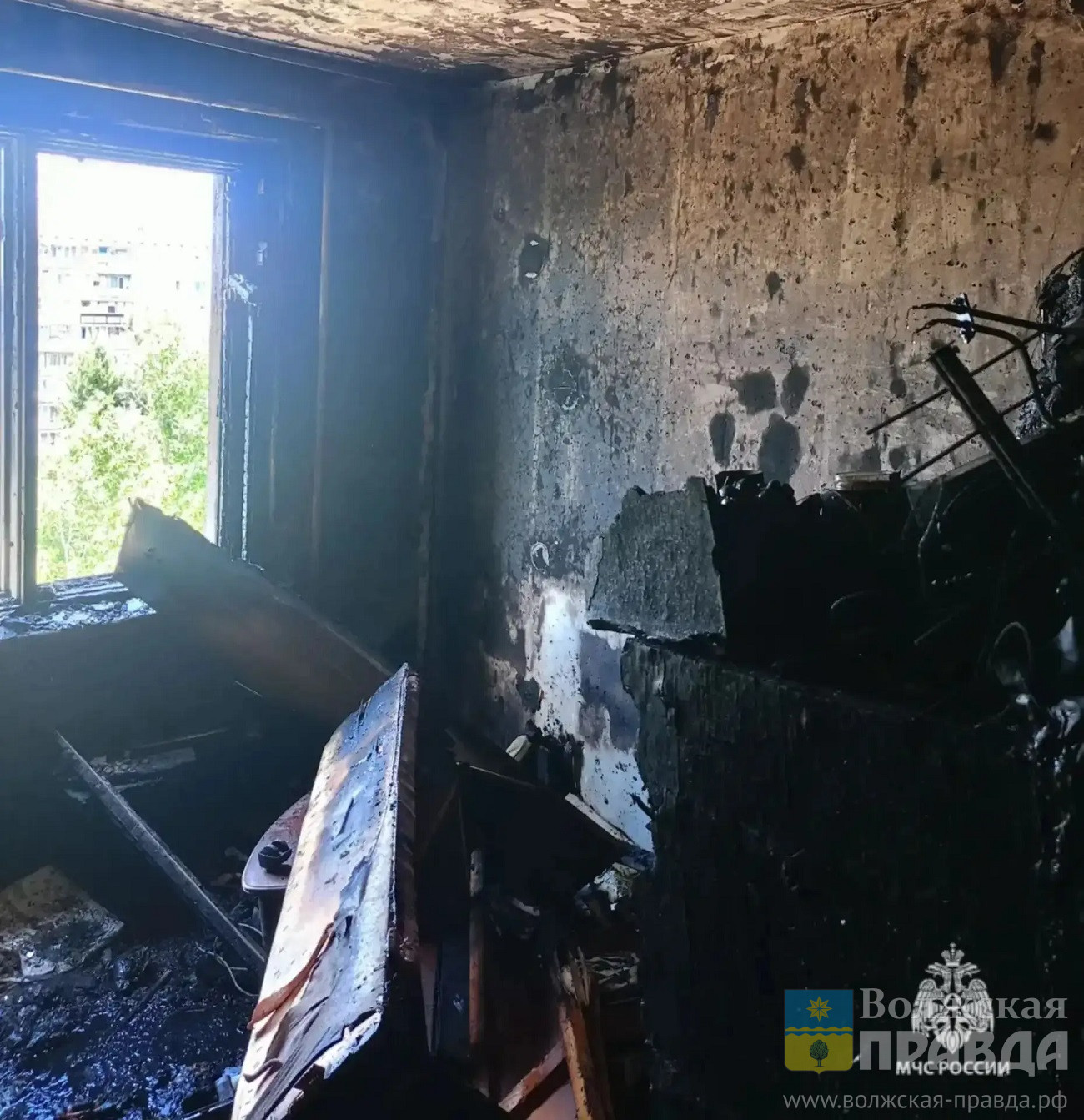 В Волгоградской области 13 жильцов эвакуировали из задымлённого подъезда