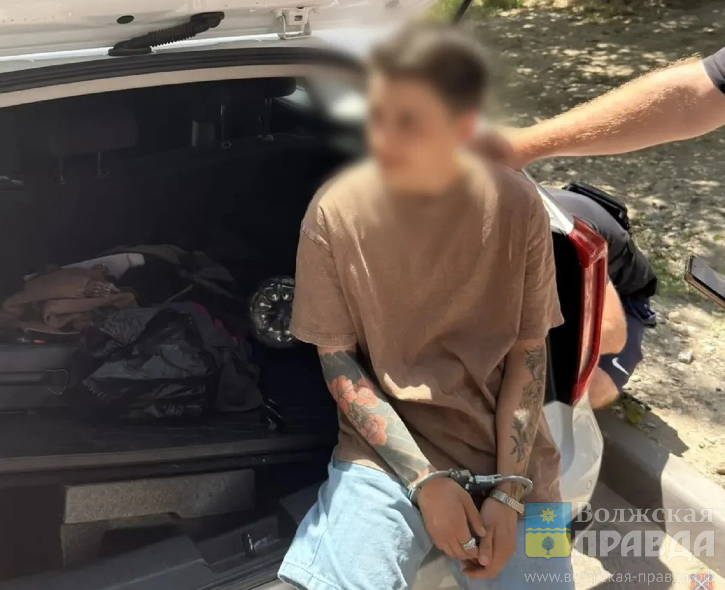 В подкрылках кроссовера: 29-летнюю волгоградку задержали с 3 кг мефедрона