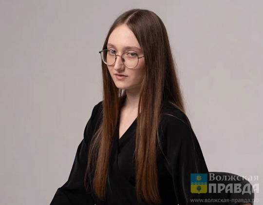 Трижды стобалльница: выпускница из Волгограда сдала на высший балл ЕГЭ по 3 предметам