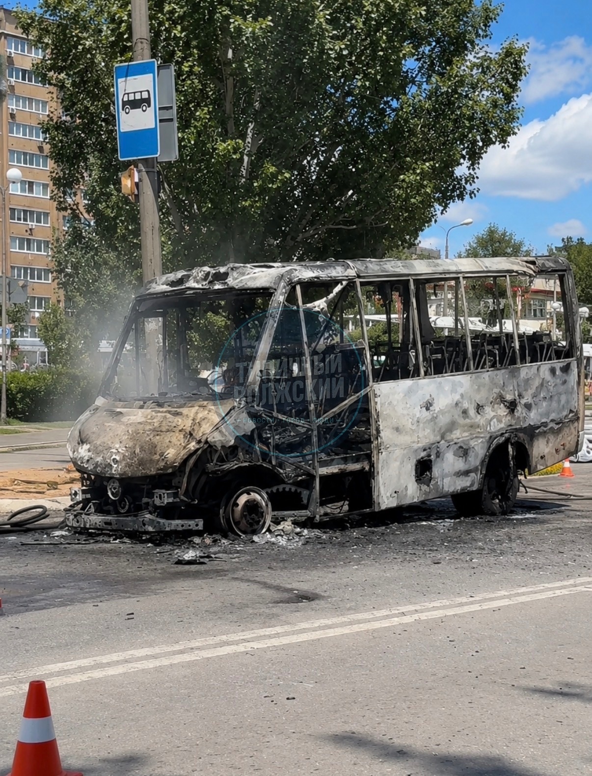 🔥 Маршрутка сгорела прямо во время рейса в Волжском