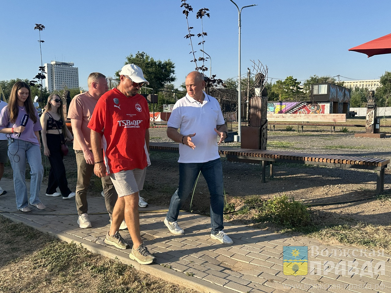 Труба для крика, бит на горшках и замок с балконом: в парке «Волжский» развивается апсайклинг-пространство