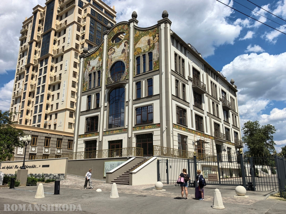 В Волгограде впервые с 1915 года появилось новое здание, выстроенное в стиле модерн! 👏😍