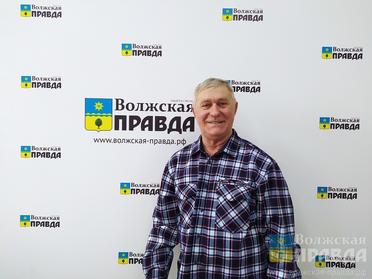 С днем города жителей Волжского поздравил председатель клуба первостроителей Алексей Пронин