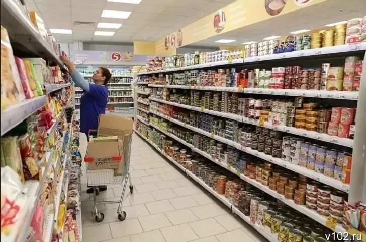 Зарплаты в сфере торговли в Волгоградской области выросли до 74 тысяч