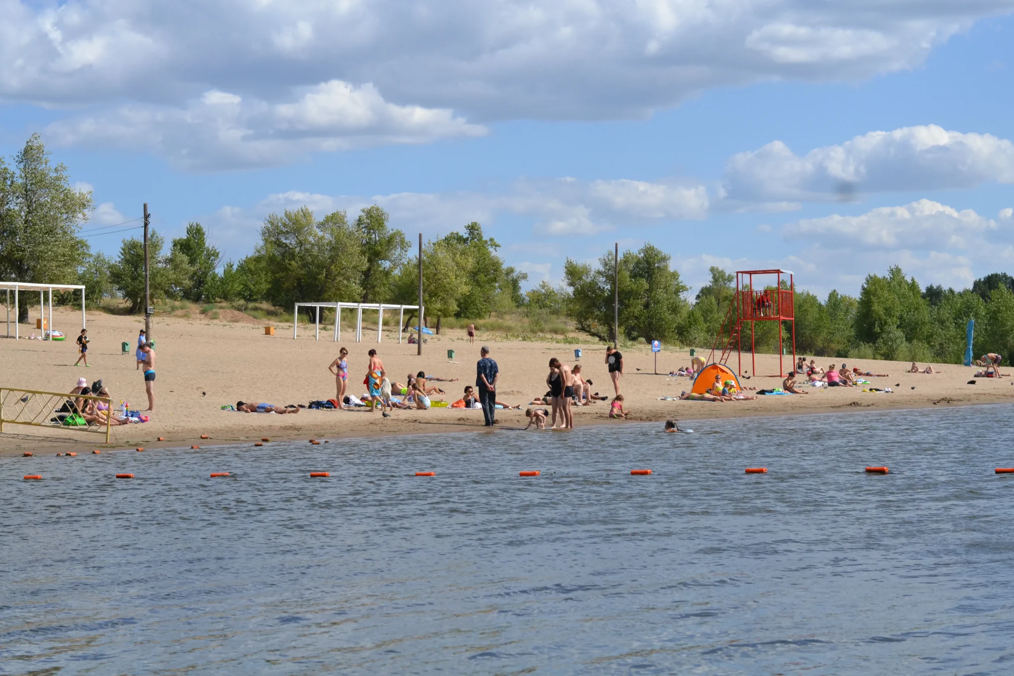 Волжанам запретили заходить пьяными в воду