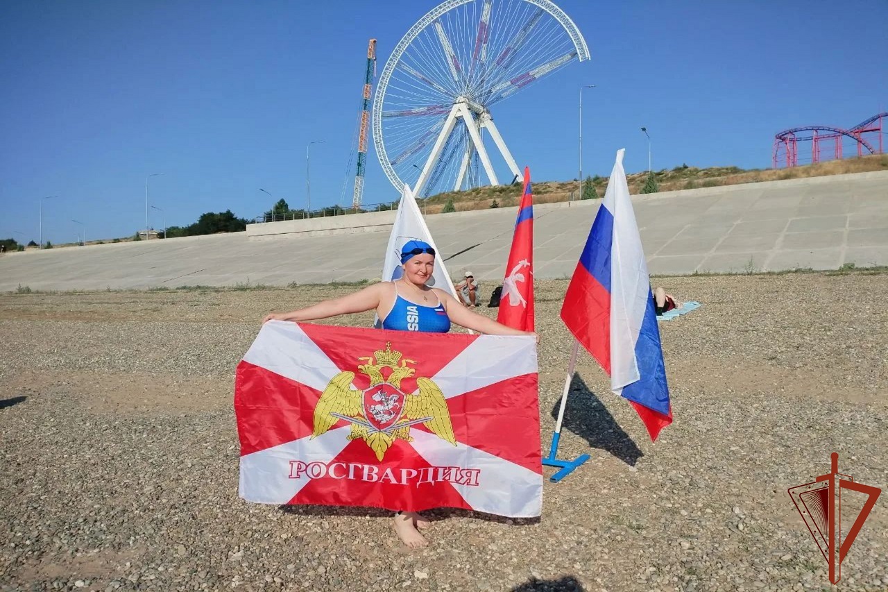 За 53 минуты переплыла Волгу: сотрудница Росгвардии получила золото на соревнованиях по парашютно-атлетическому многоборью