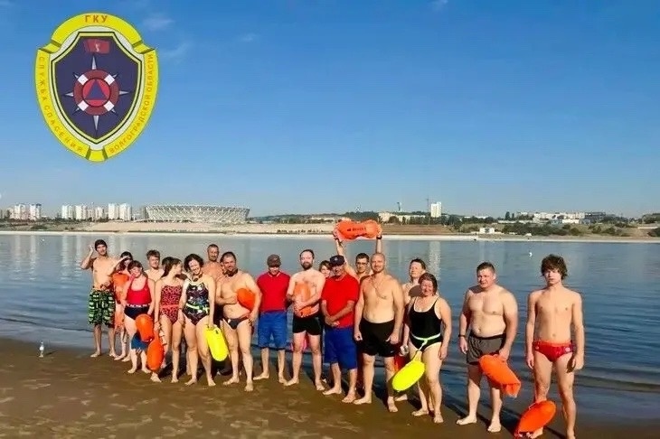 После Дня физкультурника 18 волгоградских спортсменов совершили заплыв через Волгу и обратно. Это испытание потребовало не только силы, но и…