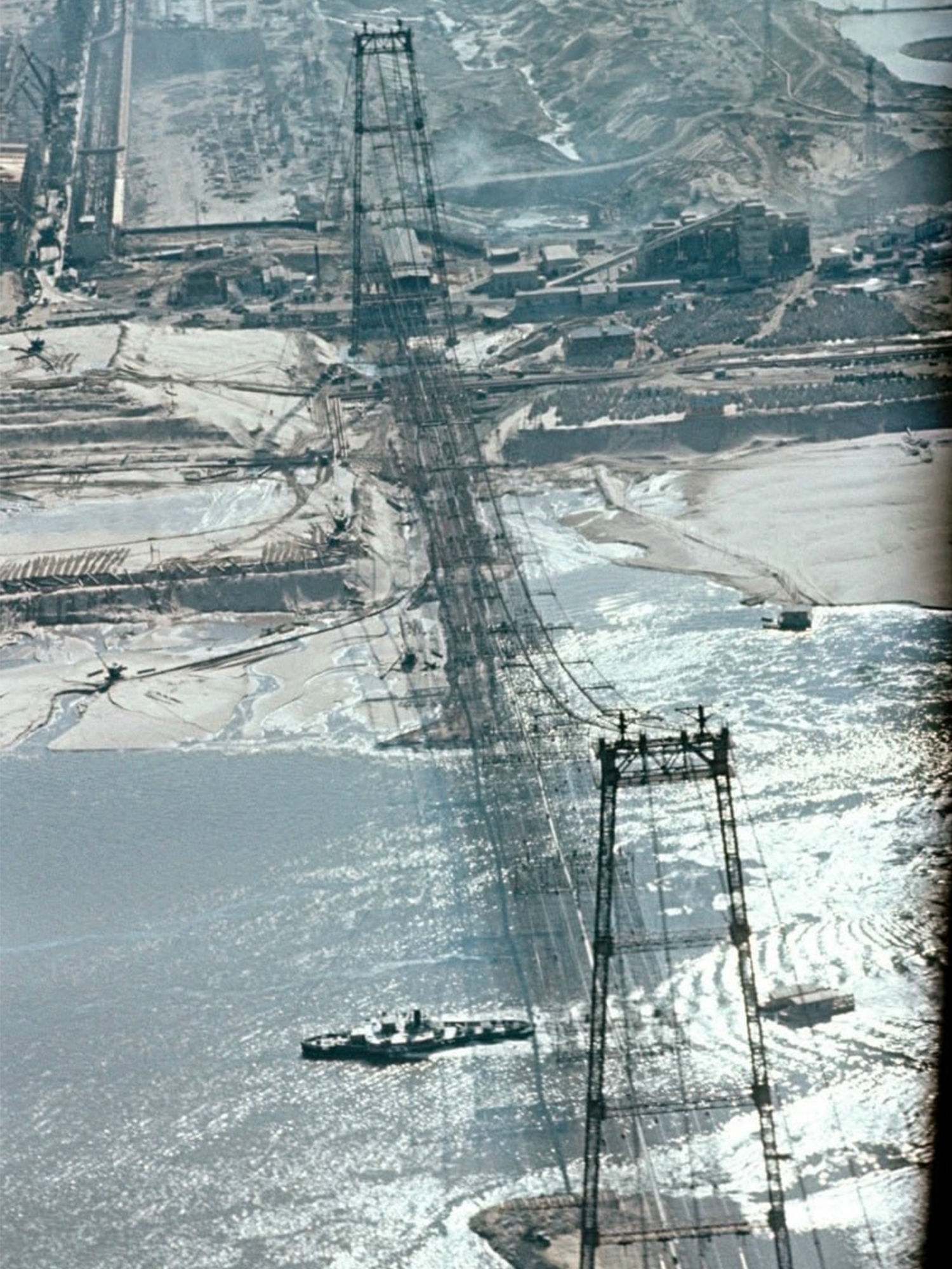 Подвесной мост через Волгу, 1955 год. Строительство Волжской ГЭС! 👏🏻🤩