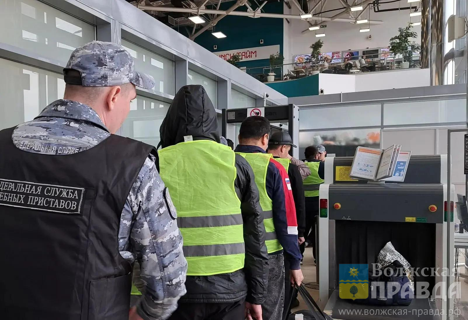 В Волгоградской области 441 нарушитель покинул страну по решению суда