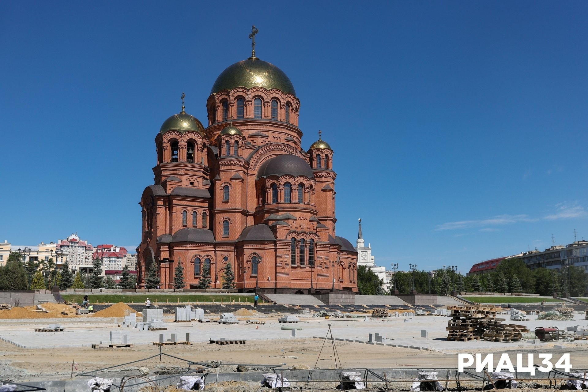 Сердце города, главная площадь Волгограда — площадь Павших борцов преображается прямо на глазах! 👏🏻🤩