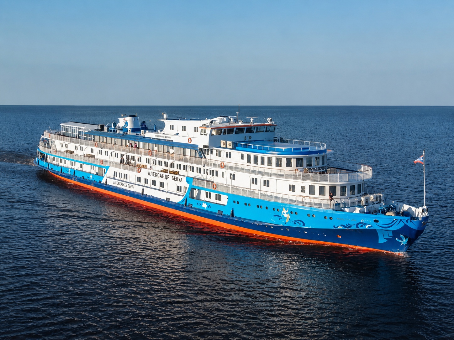 🚢 В Волгоградской области круизный теплоход сел на мель