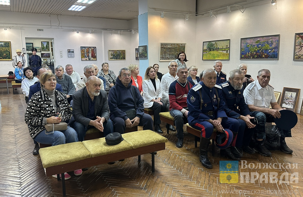 Из разных уголков региона, Калининграда и Луганска: в Волжский на пленэр приехали 30 художников