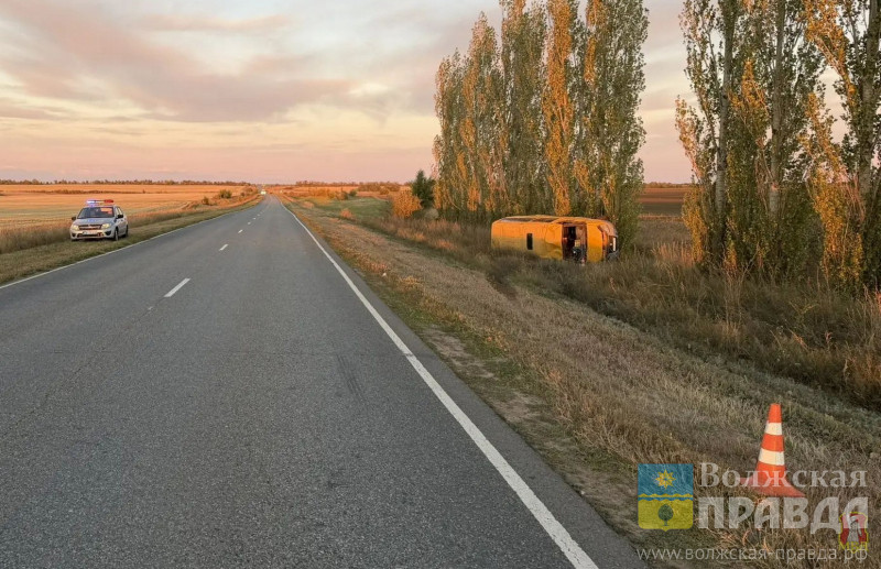 Помятая, без лобовухи: в Волгоградской области перевернулась маршрутка
