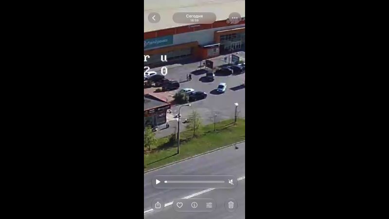 Сегодня на тц Оранж в мою машину вонзался парень на пит байке и скрылся с места, сообщаю сразу что заявление написано, от ответственности уй…