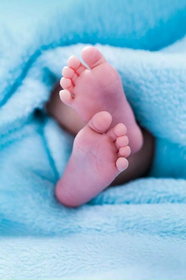 🪟В Волжском 4-летняя девочка выпала из окна пятого этажа