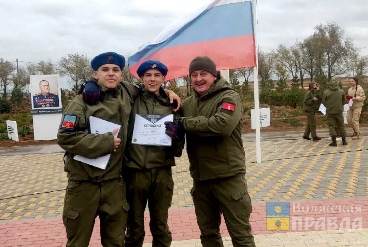 Будущим выпускникам из Волжского порекомендовали, как выбрать военный вуз
