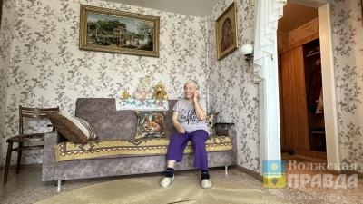 «Хочу делать всё сама»: 98-летняя волжанка рассказала, как ела свежие арбузы в феврале, копала окопы в войну и как до сих пор трудится на даче