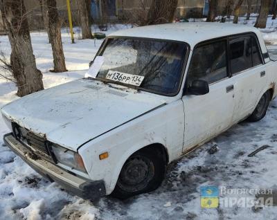 В Волжском три брошенных автомобиля могут отправиться на спецстоянку