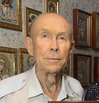 Волжанин Олег Будков рассказал, что его отец получил партийный билет из рук Брежнева