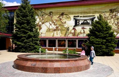 В Волжском заработал театральный фонтан