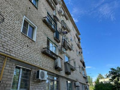 В Волжском 91-летняя старушка погибла после обрушения балкона