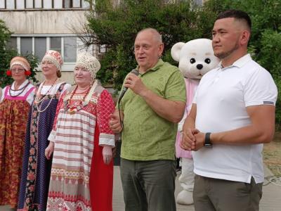 Да будет «Веселуха»: в 24 микрорайоне Волжского отметили День соседей