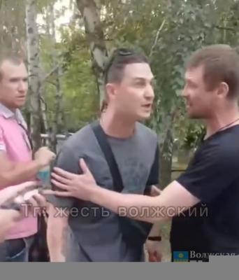 Полиция Волжского задержала матершинника, нападавшего с ножом на подростков