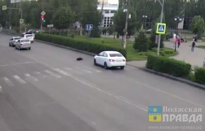 В Волжском у «Юности» сбили десятилетнюю девочку