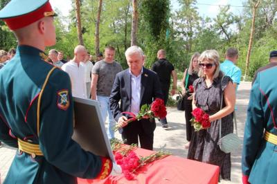 В Волжском открыли стенд в память о погибшем боксере