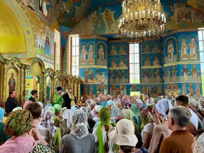 Волжский храм Серафима Саровского отметил свой престольный праздник