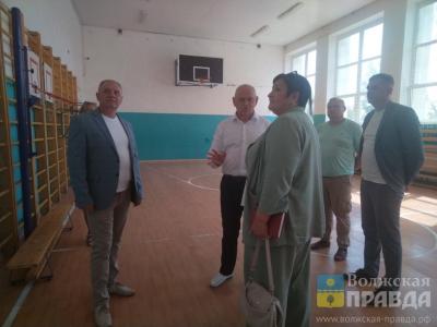 К Дню знаний с крепкой крышей: в Волжском восстановлена школа, разрушенная ураганом