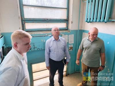 «Работают плохо!»: мэр Волжского проверил деятельность городских УК