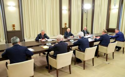 «Надо подумать»: Путин о переименовании Волгограда в Сталинград