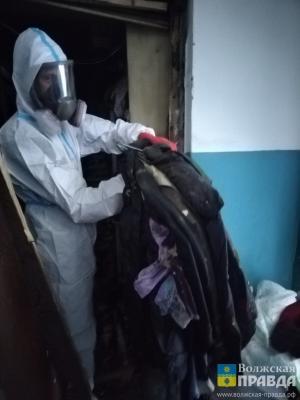 «За час продвинулись на метр!»: волжанку с синдромом Плюшкина спасли из мусорного плена