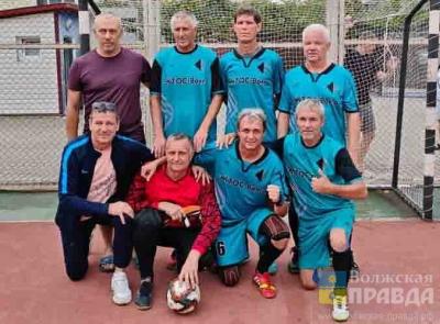Футболисты из Волжского завоевали «серебро» на турнире ветеранов «Кубок ХХI века»