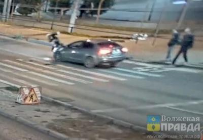 Отлетела от капота как мячик: в Волгограде Kia Cerato снёс на зебре 11-летнюю девочку