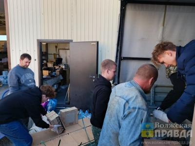 Волжский отправил в зону СВО 54-й гуманитарный конвой