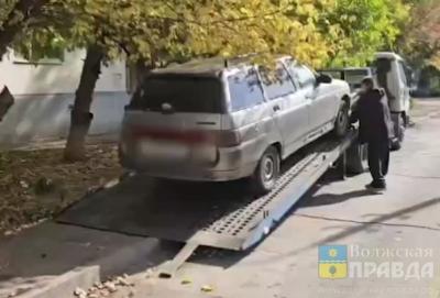 ГАИ лютует: в Волжском началась операцию против парковщиков на тротуаре