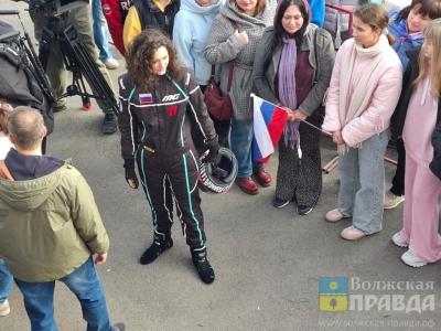 В Волжском главная героиня на съёмках фильма «Блогерши» прыгала от холода